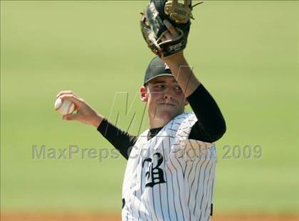 Thumbnail 2 in Hendrickson vs. Bowie photogallery.