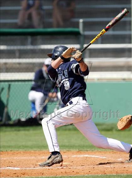 Thumbnail 2 in Hendrickson vs. Bowie photogallery.