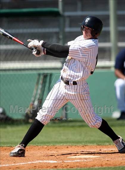 Thumbnail 2 in Hendrickson vs. Bowie photogallery.