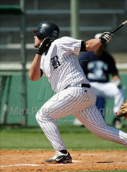 Thumbnail 2 in Hendrickson vs. Bowie photogallery.