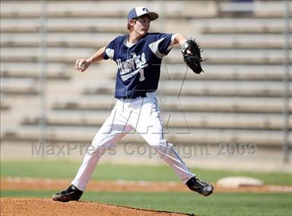 Thumbnail 2 in Hendrickson vs. Bowie photogallery.