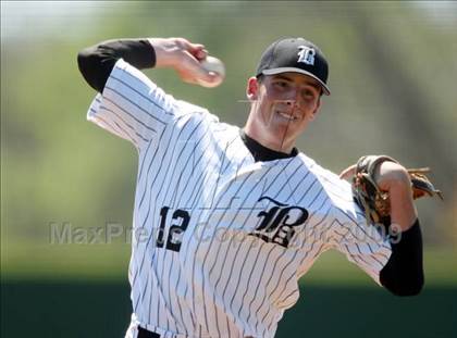 Thumbnail 3 in Hendrickson vs. Bowie photogallery.