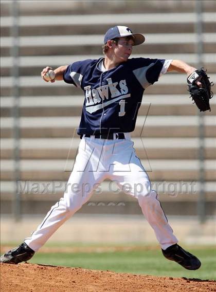 Thumbnail 2 in Hendrickson vs. Bowie photogallery.