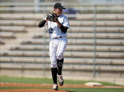 Thumbnail 1 in Hendrickson vs. Bowie photogallery.