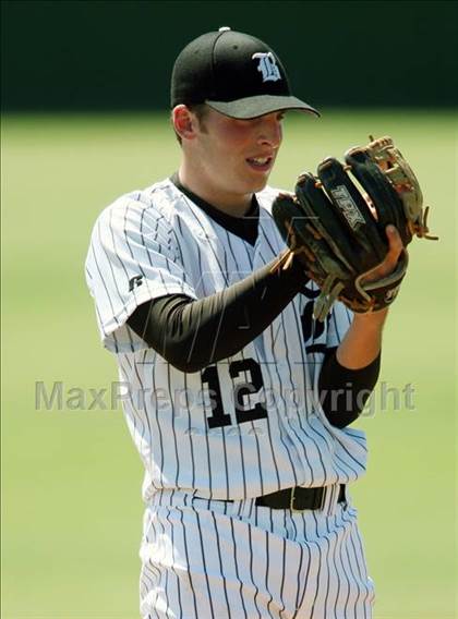 Thumbnail 2 in Hendrickson vs. Bowie photogallery.