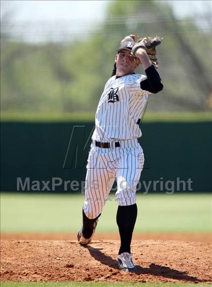 Thumbnail 1 in Hendrickson vs. Bowie photogallery.