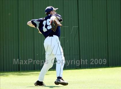 Thumbnail 2 in Hendrickson vs. Bowie photogallery.