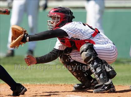 Thumbnail 1 in Hendrickson vs. Bowie photogallery.