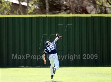 Thumbnail 3 in Hendrickson vs. Bowie photogallery.