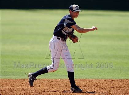 Thumbnail 1 in Hendrickson vs. Bowie photogallery.