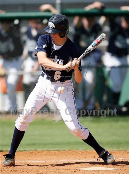 Thumbnail 3 in Hendrickson vs. Bowie photogallery.