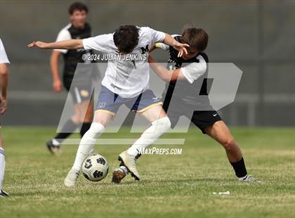 Thumbnail 2 in Meridian vs. Bishop Kelly photogallery.