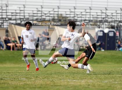 Thumbnail 2 in Meridian vs. Bishop Kelly photogallery.