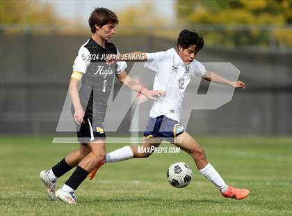 Thumbnail 2 in Meridian vs. Bishop Kelly photogallery.