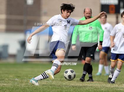 Thumbnail 1 in Meridian vs. Bishop Kelly photogallery.