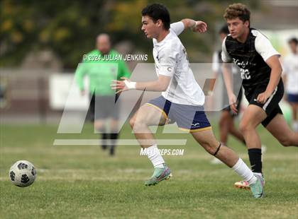 Thumbnail 3 in Meridian vs. Bishop Kelly photogallery.