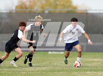 Thumbnail 2 in Meridian vs. Bishop Kelly photogallery.
