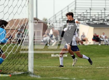 Thumbnail 1 in Meridian vs. Bishop Kelly photogallery.