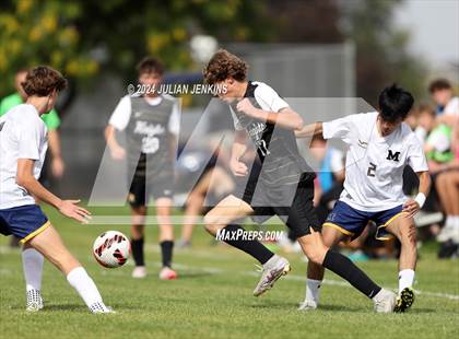 Thumbnail 2 in Meridian vs. Bishop Kelly photogallery.