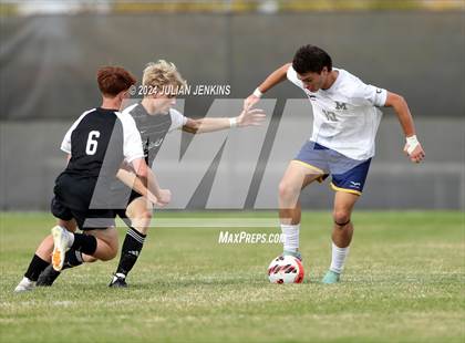 Thumbnail 3 in Meridian vs. Bishop Kelly photogallery.