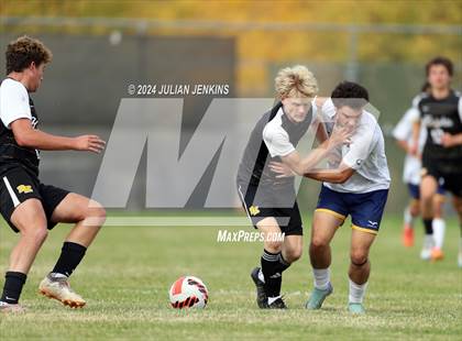 Thumbnail 1 in Meridian vs. Bishop Kelly photogallery.