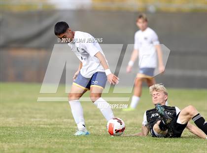 Thumbnail 1 in Meridian vs. Bishop Kelly photogallery.
