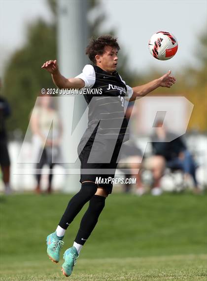 Thumbnail 2 in Meridian vs. Bishop Kelly photogallery.