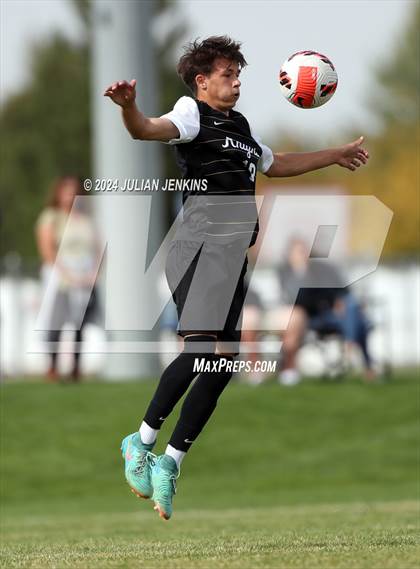 Thumbnail 1 in Meridian vs. Bishop Kelly photogallery.