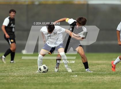 Thumbnail 3 in Meridian vs. Bishop Kelly photogallery.