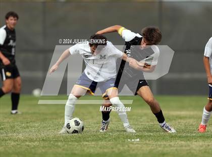 Thumbnail 2 in Meridian vs. Bishop Kelly photogallery.