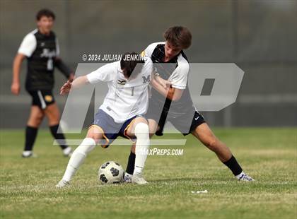 Thumbnail 2 in Meridian vs. Bishop Kelly photogallery.