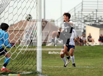 Thumbnail 3 in Meridian vs. Bishop Kelly photogallery.