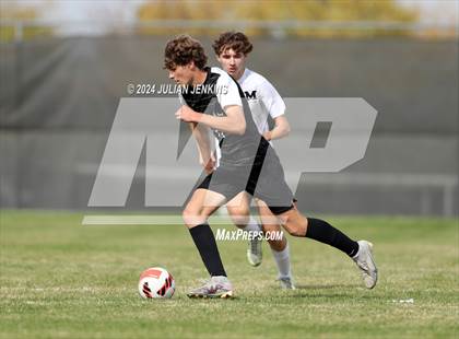 Thumbnail 2 in Meridian vs. Bishop Kelly photogallery.