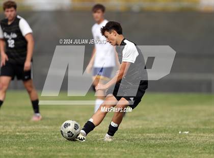 Thumbnail 1 in Meridian vs. Bishop Kelly photogallery.
