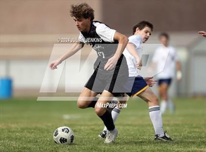 Thumbnail 2 in Meridian vs. Bishop Kelly photogallery.
