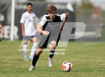 Thumbnail 1 in Meridian vs. Bishop Kelly photogallery.