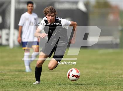 Thumbnail 3 in Meridian vs. Bishop Kelly photogallery.