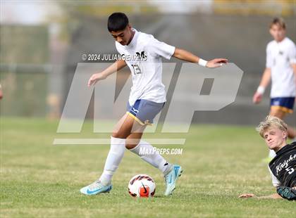 Thumbnail 2 in Meridian vs. Bishop Kelly photogallery.