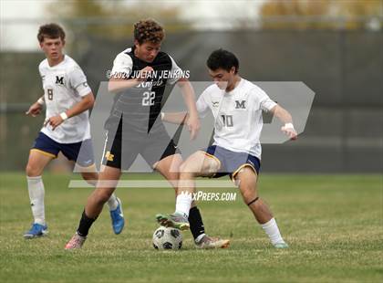 Thumbnail 2 in Meridian vs. Bishop Kelly photogallery.