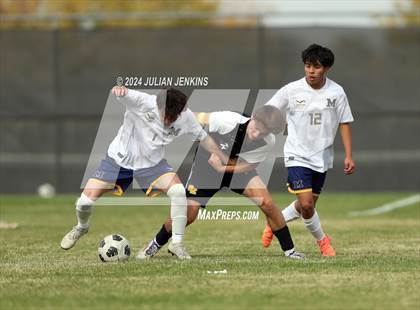 Thumbnail 2 in Meridian vs. Bishop Kelly photogallery.