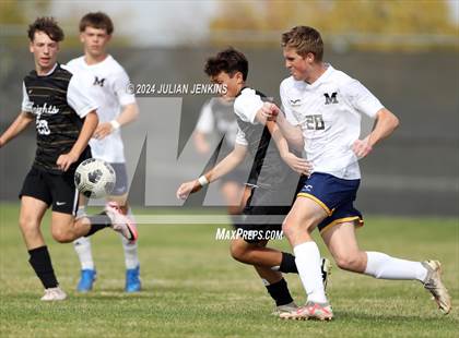 Thumbnail 2 in Meridian vs. Bishop Kelly photogallery.