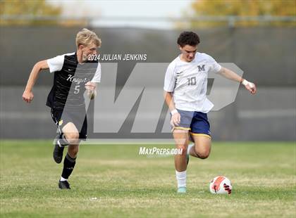 Thumbnail 2 in Meridian vs. Bishop Kelly photogallery.
