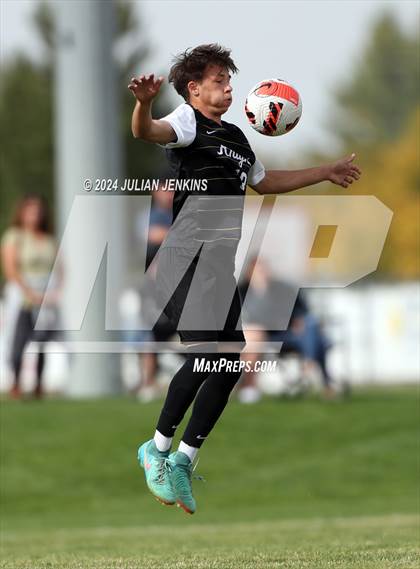 Thumbnail 3 in Meridian vs. Bishop Kelly photogallery.