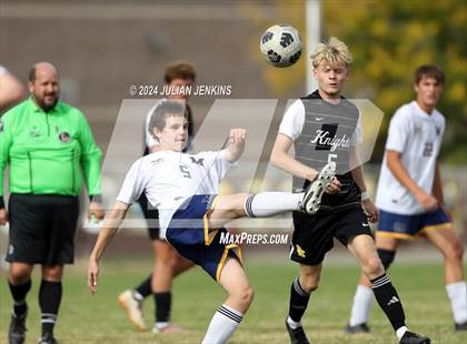 Thumbnail 2 in Meridian vs. Bishop Kelly photogallery.