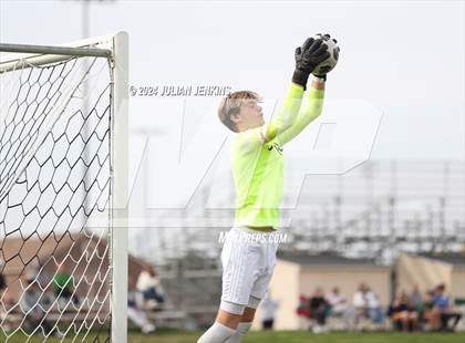 Thumbnail 2 in Meridian vs. Bishop Kelly photogallery.