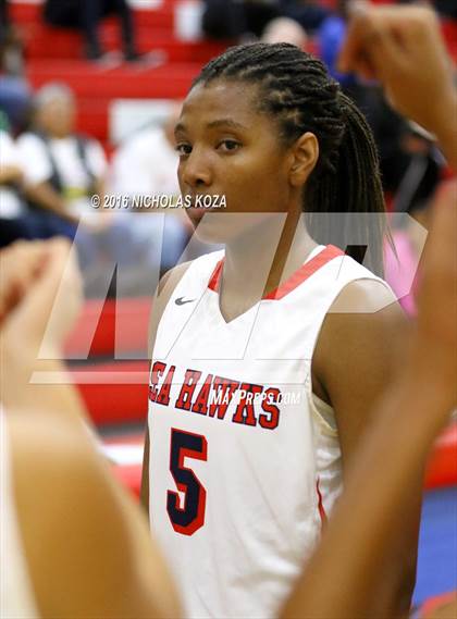 Thumbnail 1 in Fairfax vs. Redondo Union (Battle of the Beach) photogallery.
