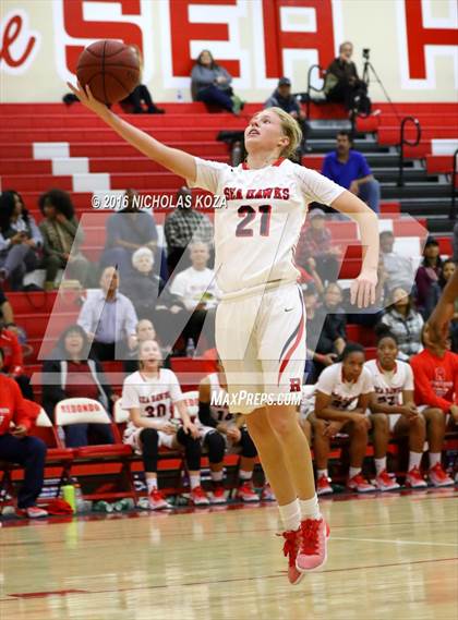 Thumbnail 3 in Fairfax vs. Redondo Union (Battle of the Beach) photogallery.