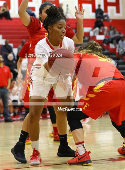 Thumbnail 1 in Fairfax vs. Redondo Union (Battle of the Beach) photogallery.
