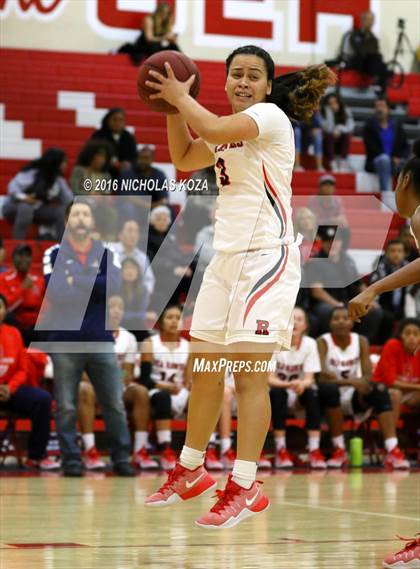 Thumbnail 3 in Fairfax vs. Redondo Union (Battle of the Beach) photogallery.