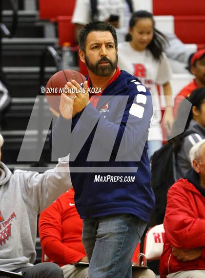 Thumbnail 1 in Fairfax vs. Redondo Union (Battle of the Beach) photogallery.